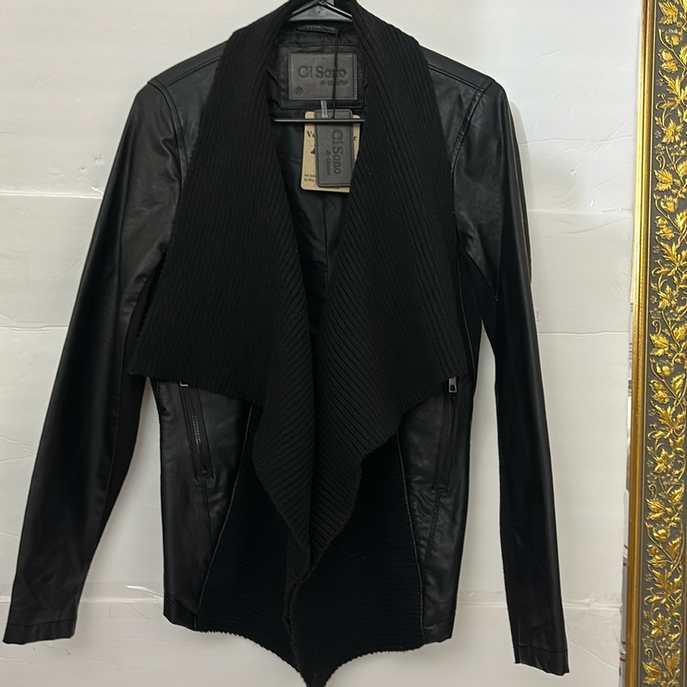 Jacket black brand Ci Sonó